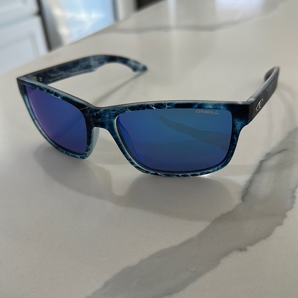 O’Neil men’s sunglasses blue lenses polarized